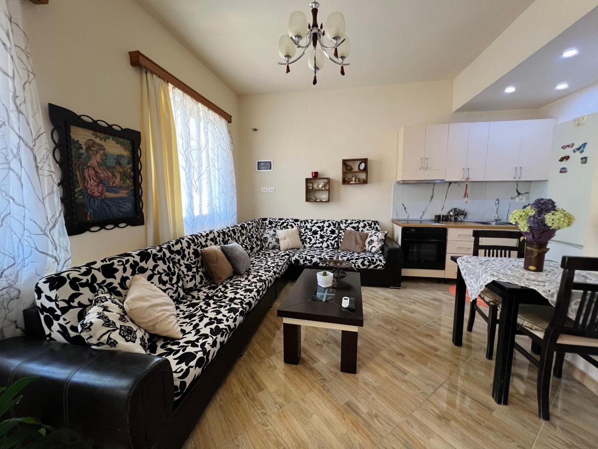 Villa Ensalv Berat - Apartment - Room - Penthouse Bagian luar foto