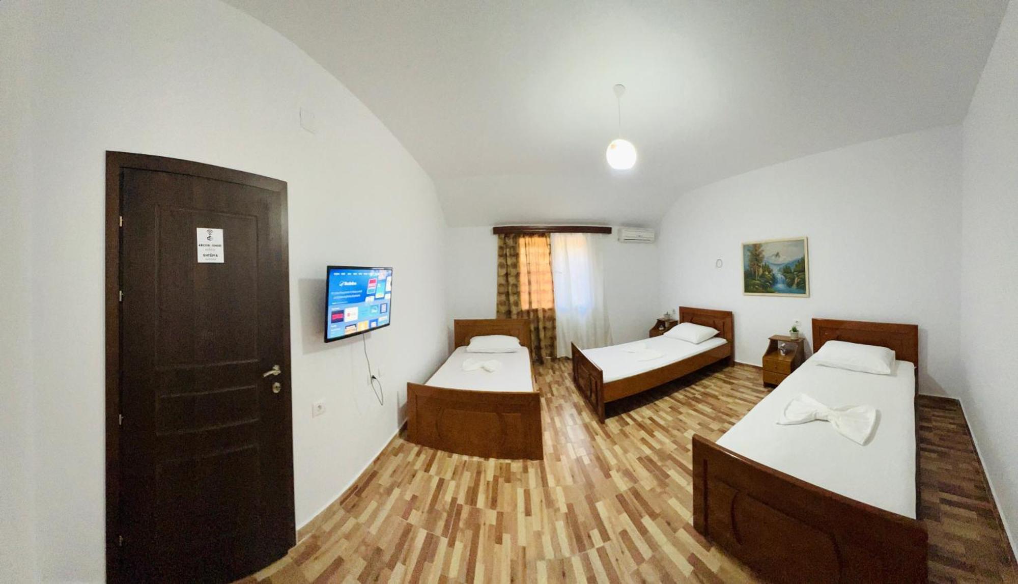 Villa Ensalv Berat - Apartment - Room - Penthouse Ruang foto